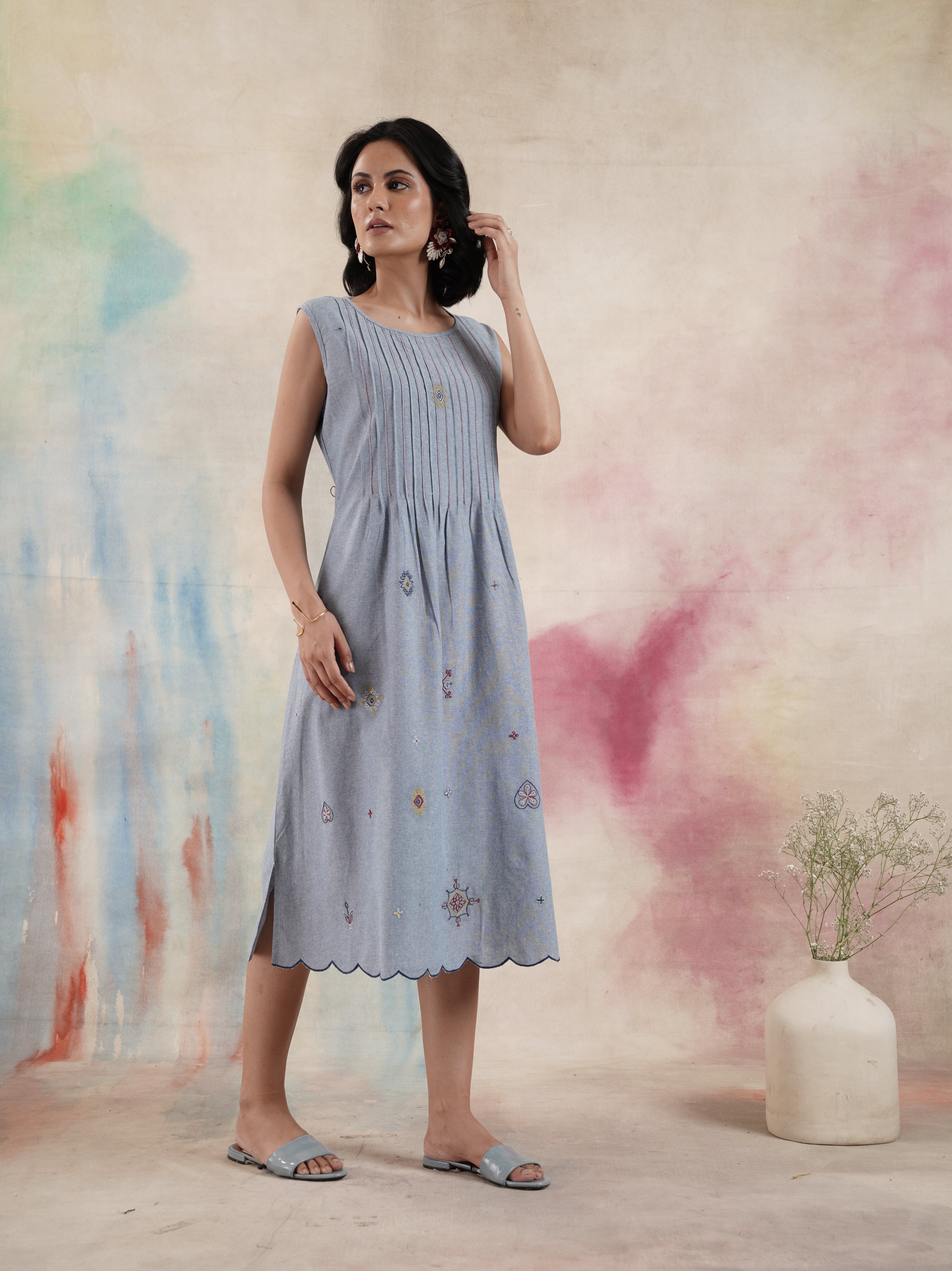 Women's Blue Sleeveless Chambray Dress