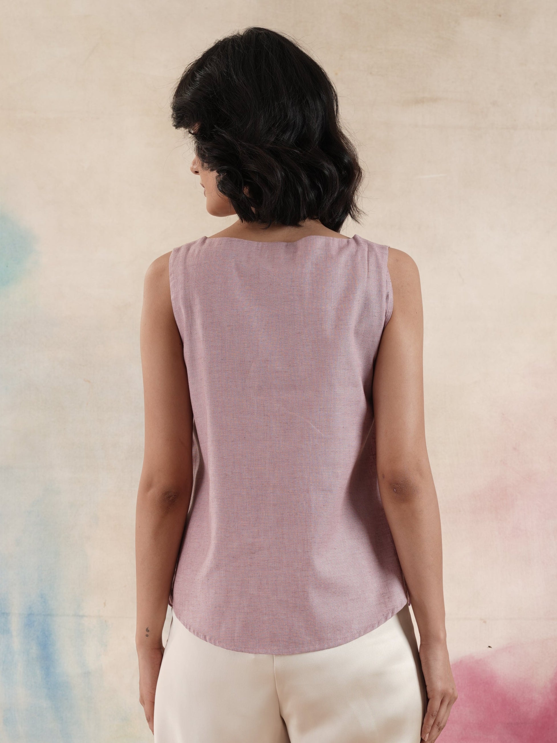 Women's Sleeveless Scalloped Embroidered Hem Top