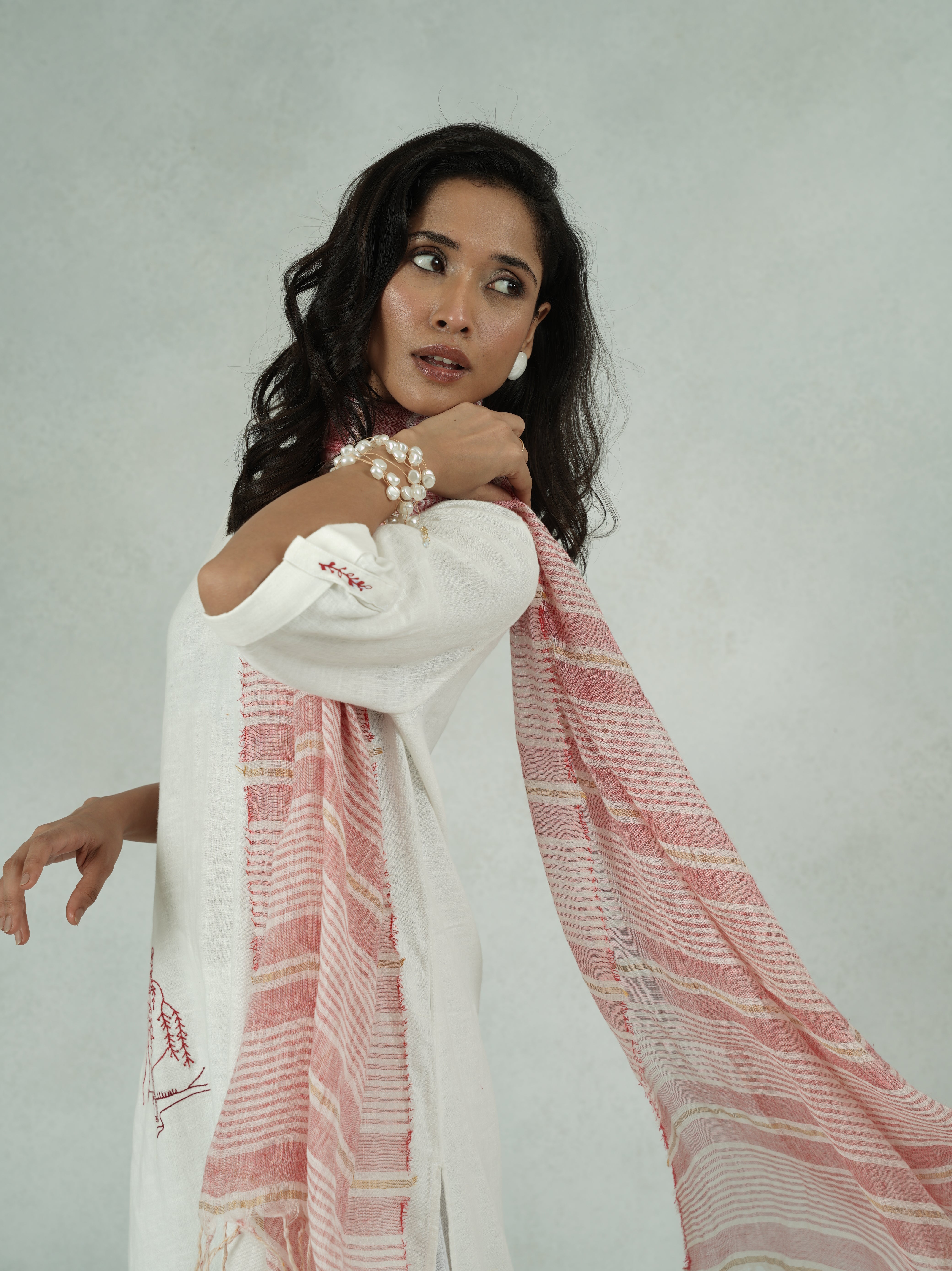 White Linen Kurta Set with Line Art Embroidery – Jahnavi