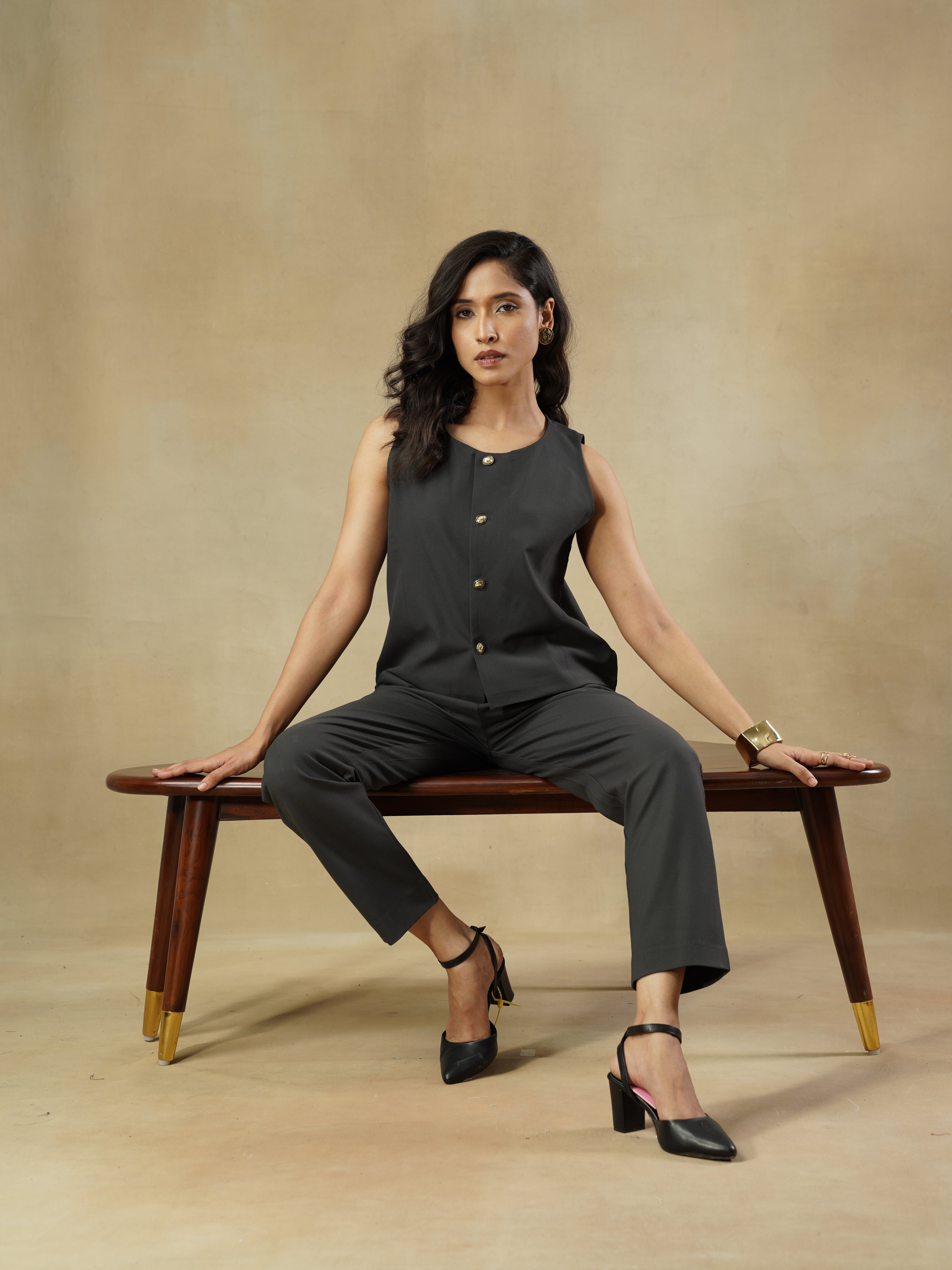 Grey Round Neck Waistcoat Top in Viscose Blend – Faith