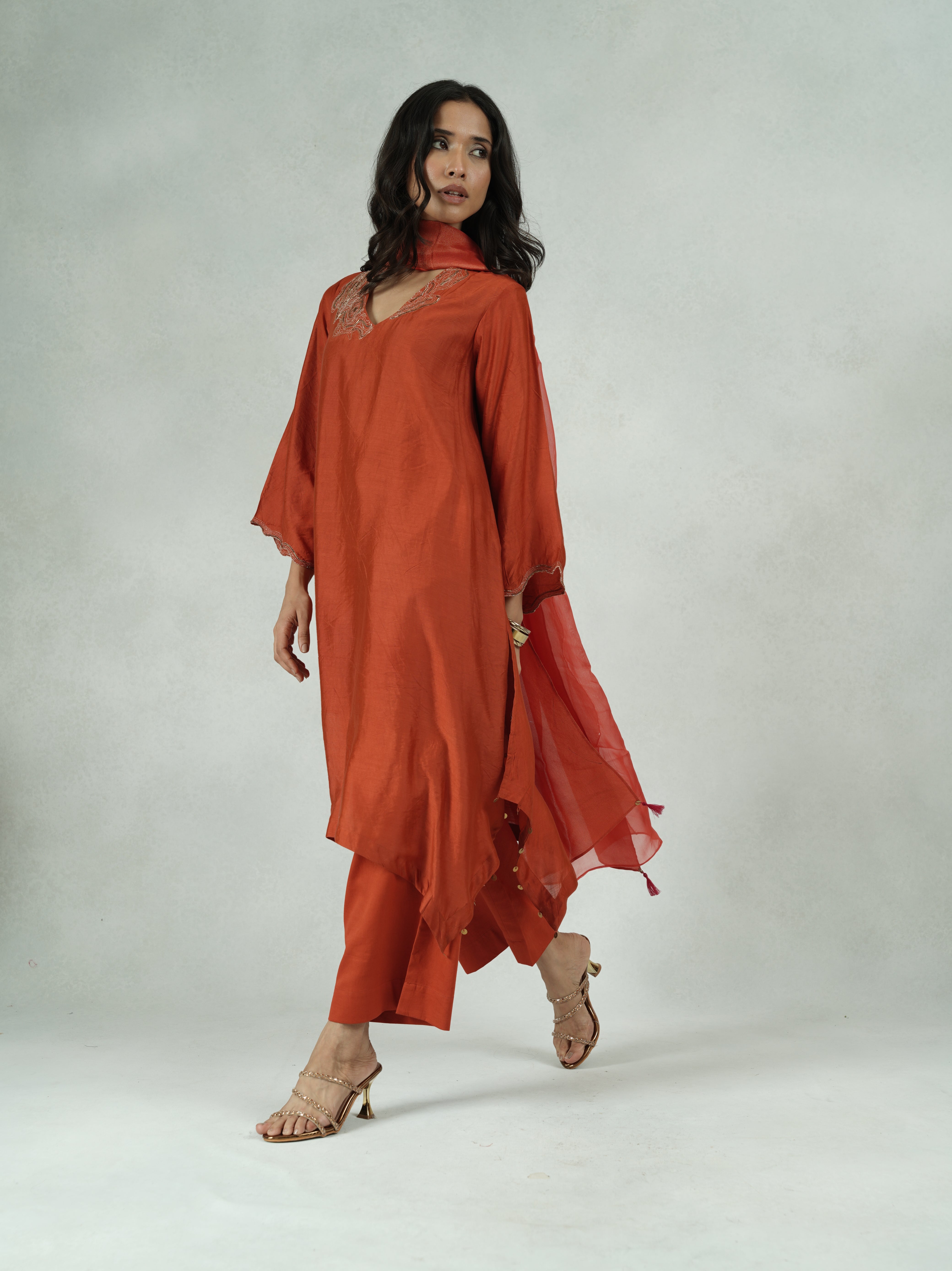 Chanderi Hand-Embroidered Kurta Pant Dupatta Set – Heena