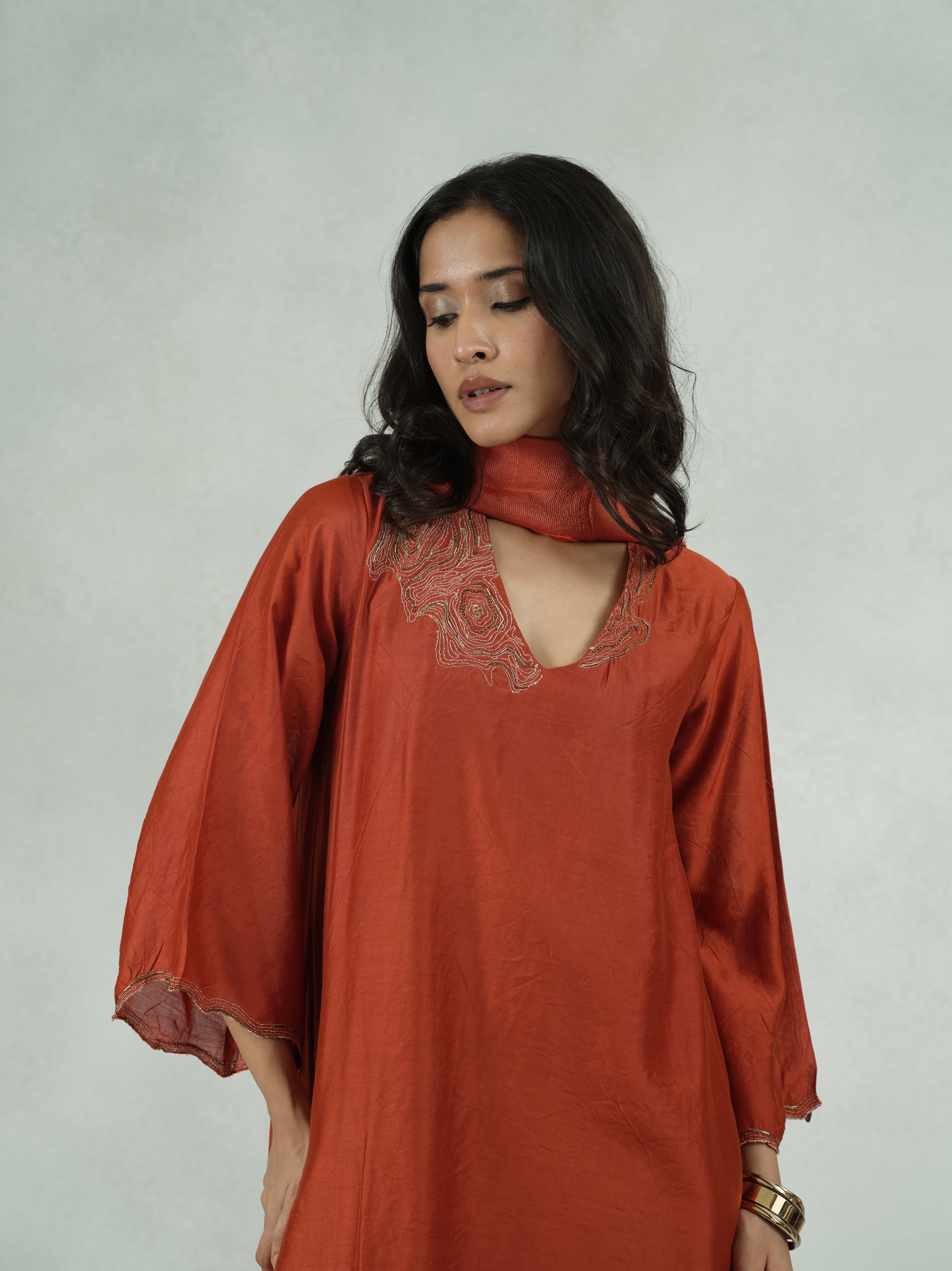 Chanderi Hand-Embroidered Kurta Pant Dupatta Set – Heena