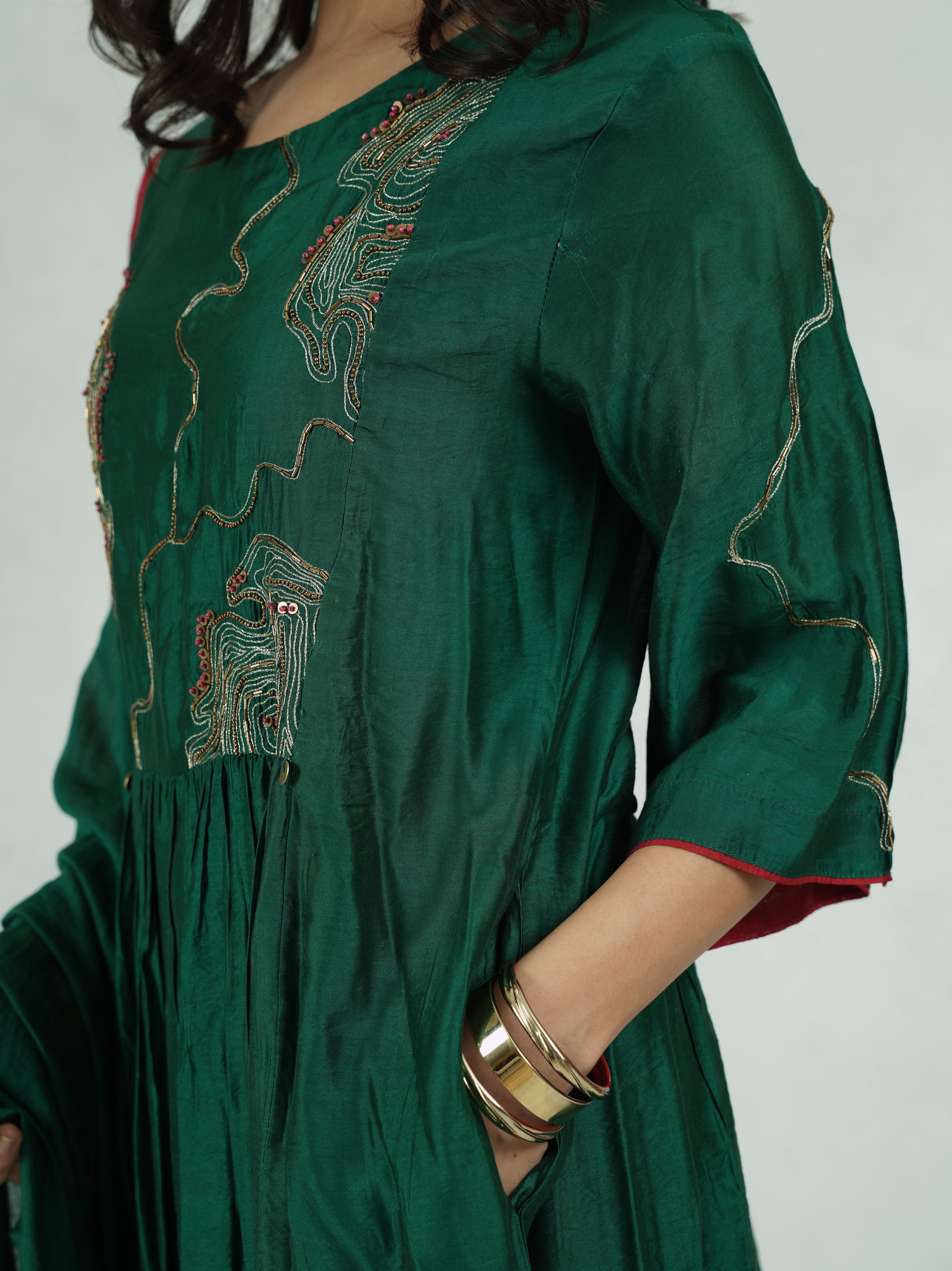 Chanderi Zari Embroidered Kurta Pant Dupatta Set – Geeta