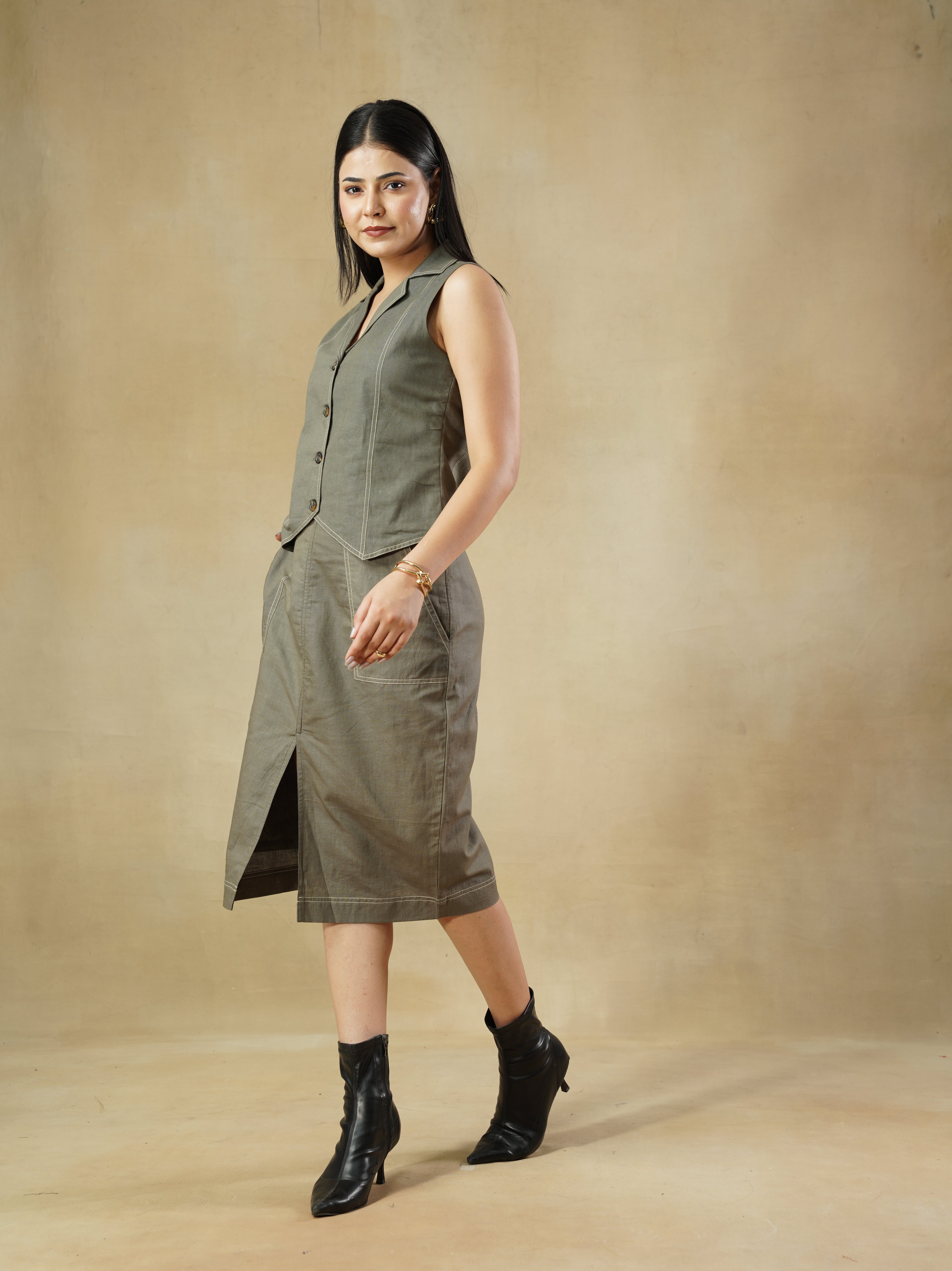 Collared Waistcoat in Cotton Linen