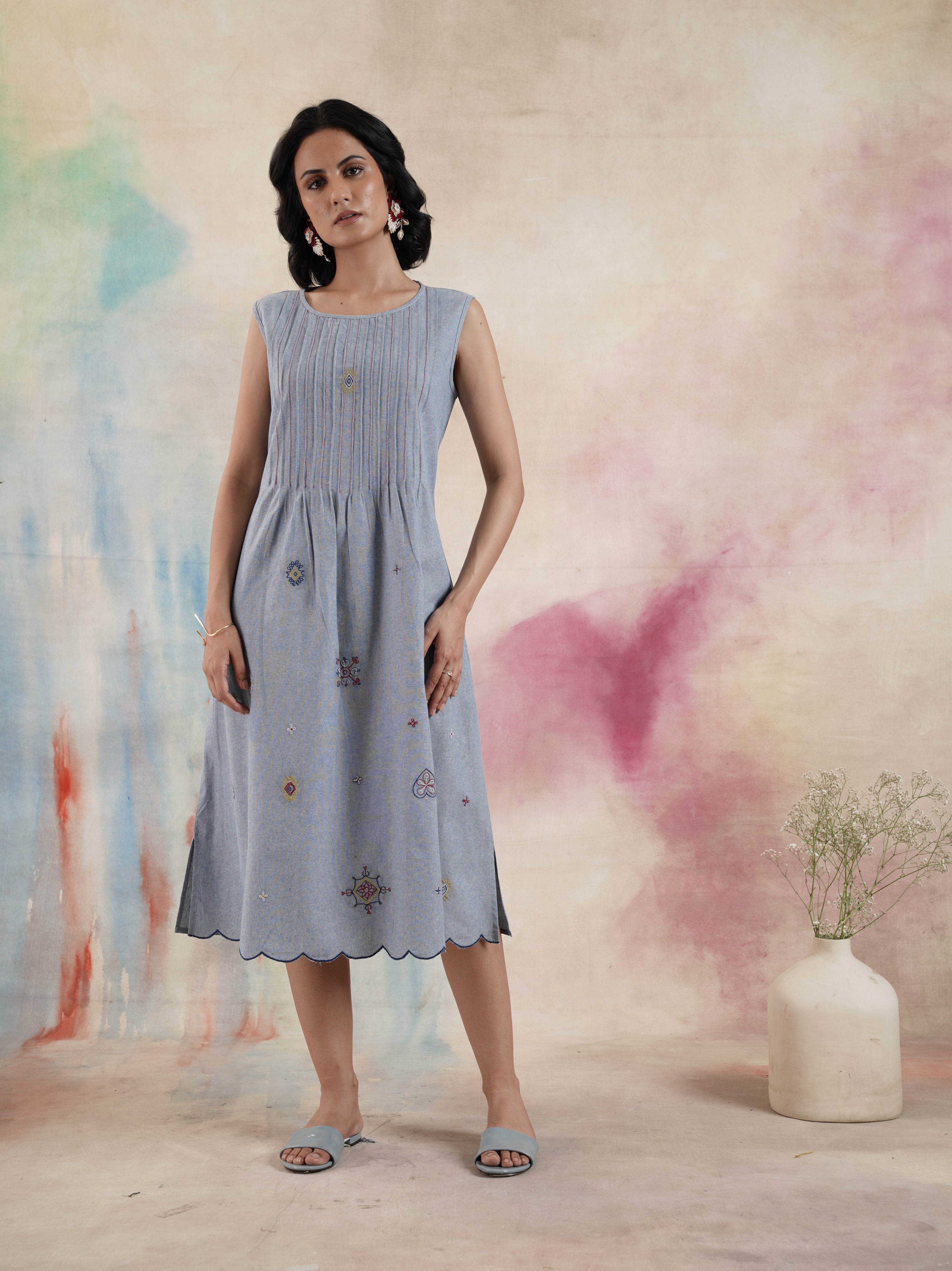Women's Blue Sleeveless Chambray Dress