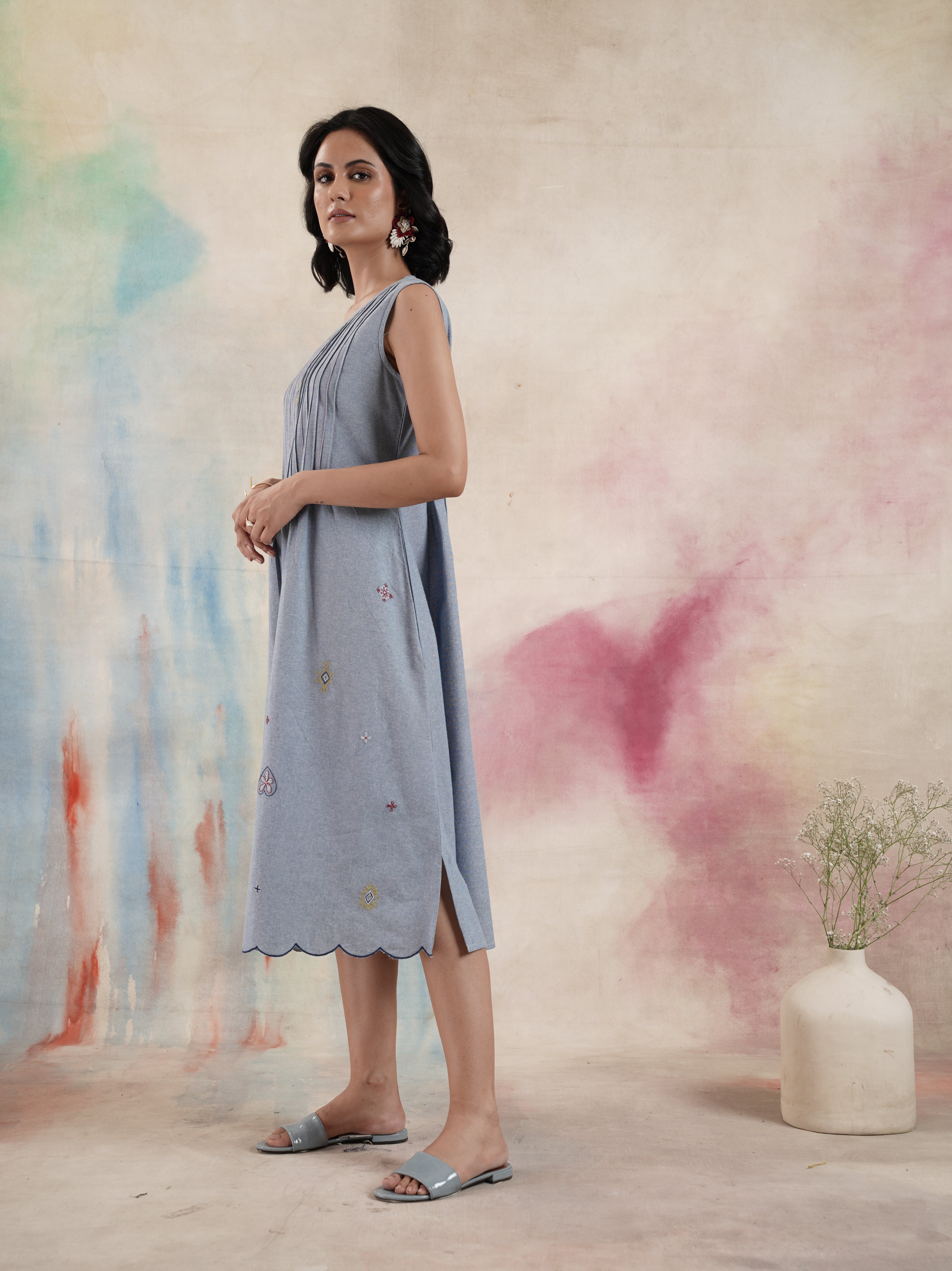 Women's Blue Sleeveless Chambray Dress