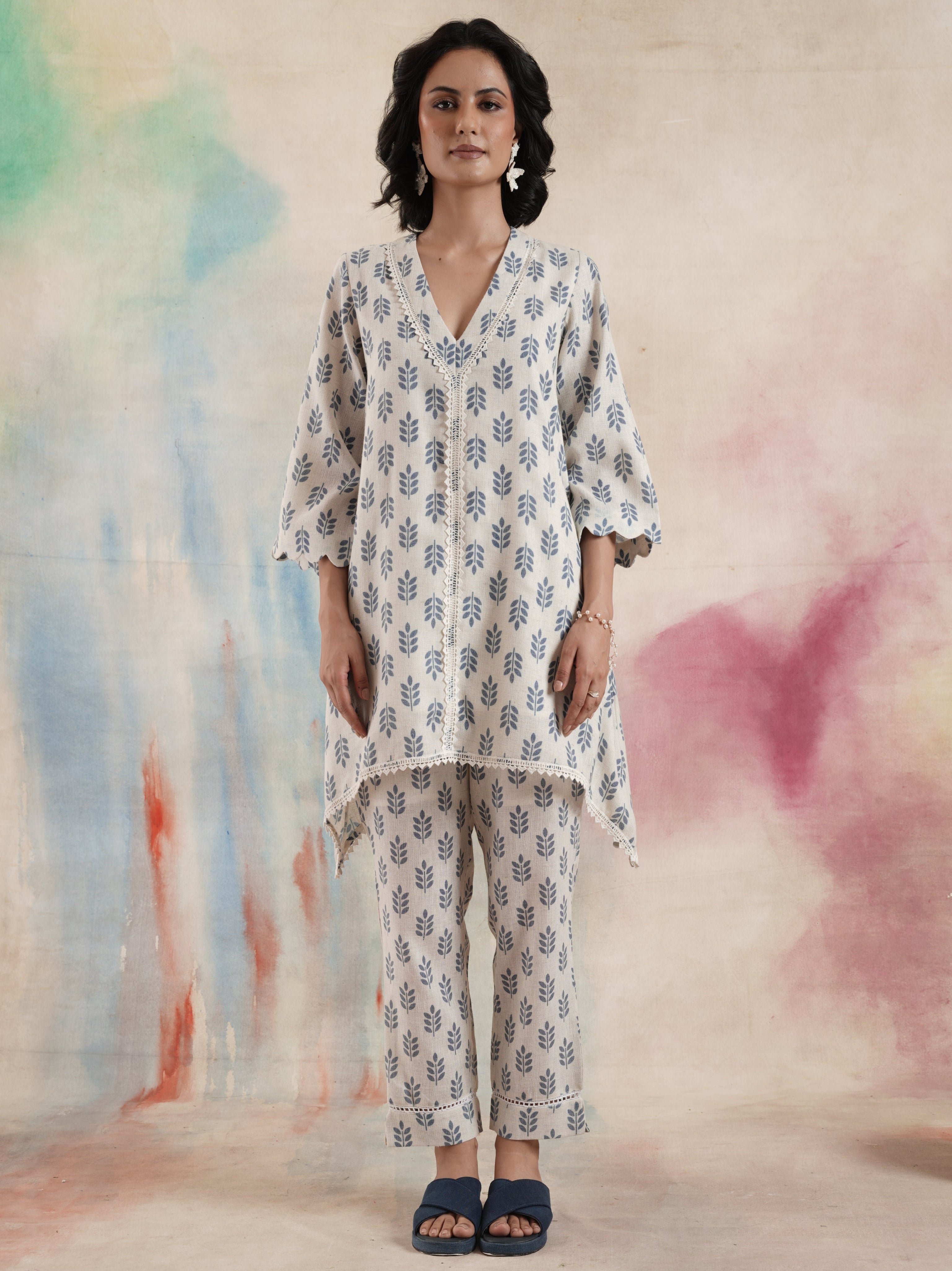 Women's White Printed Kurta Set with 3/4th Sleeves