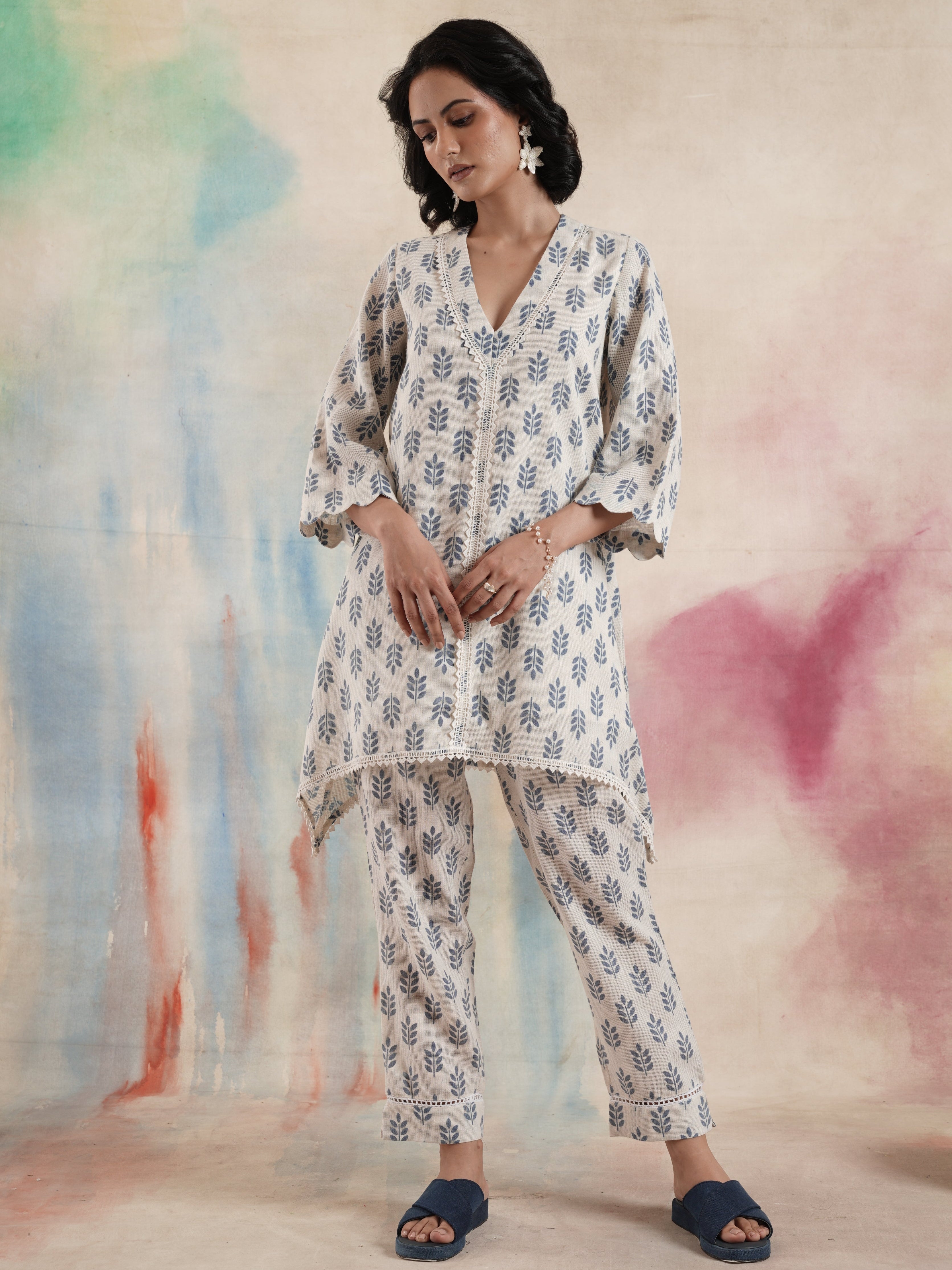 Women's White Printed Kurta Set with 3/4th Sleeves