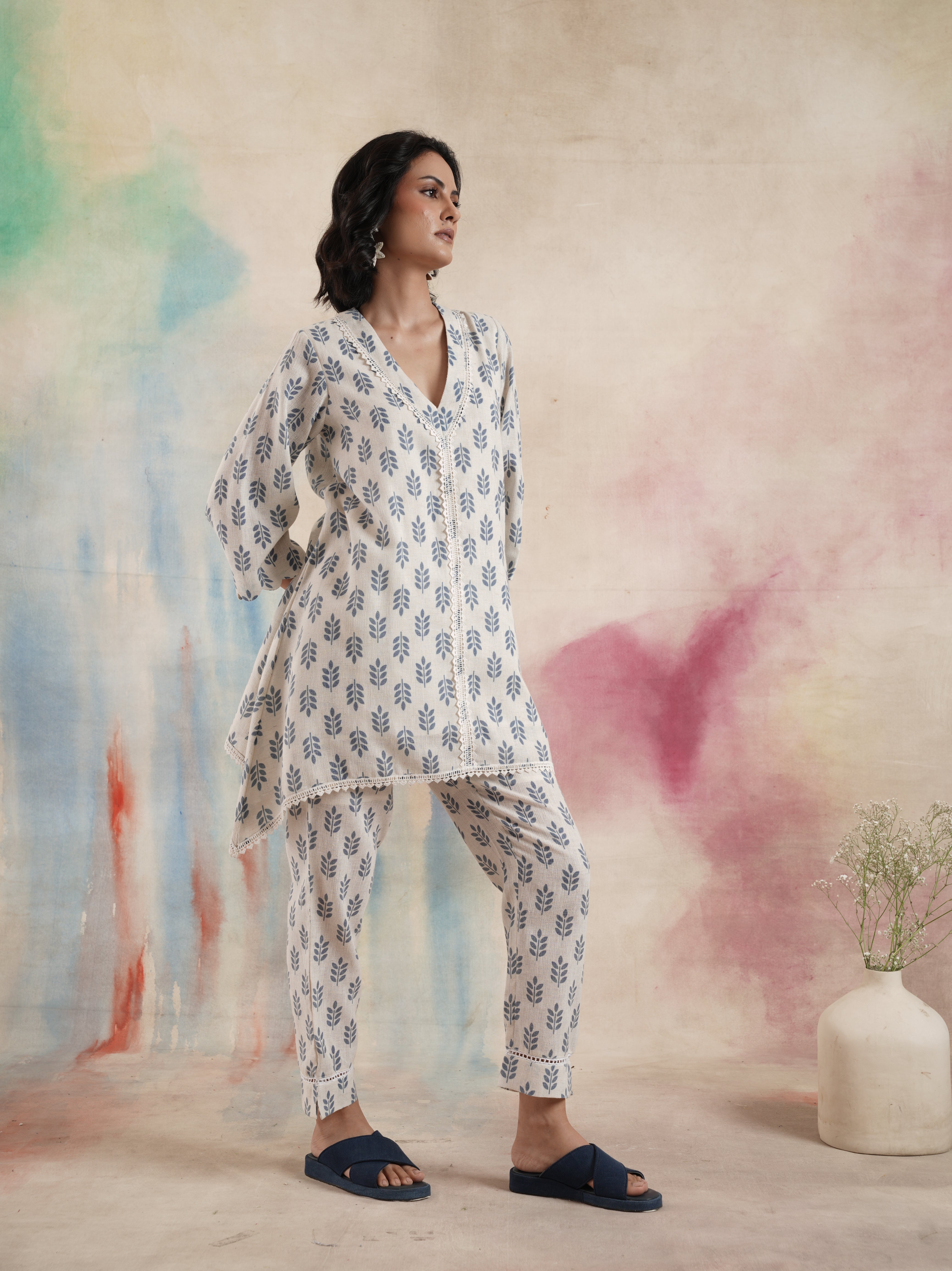 Women's White Printed Kurta Set with 3/4th Sleeves