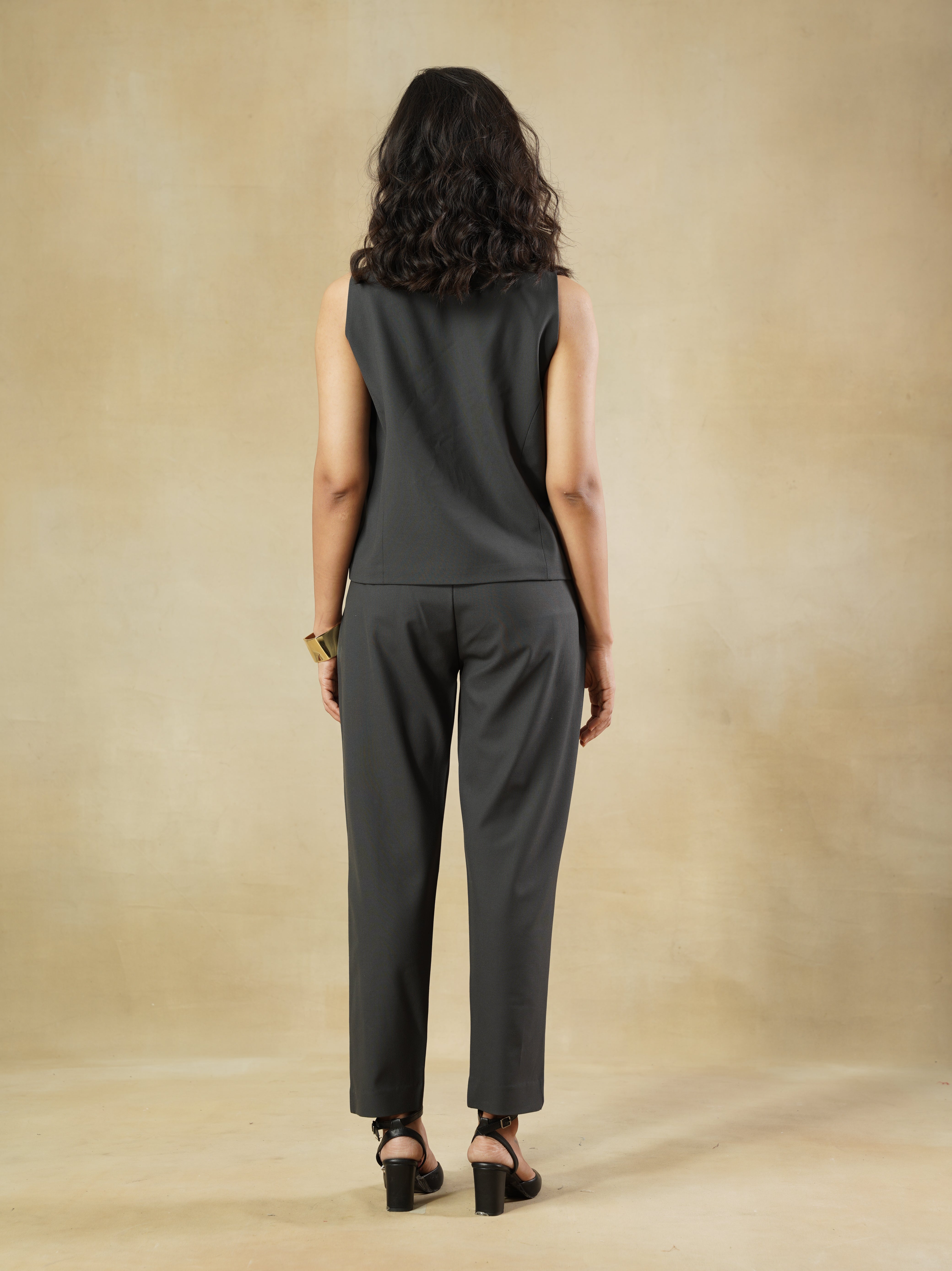 Grey Round Neck Waistcoat Top in Viscose Blend – Faith