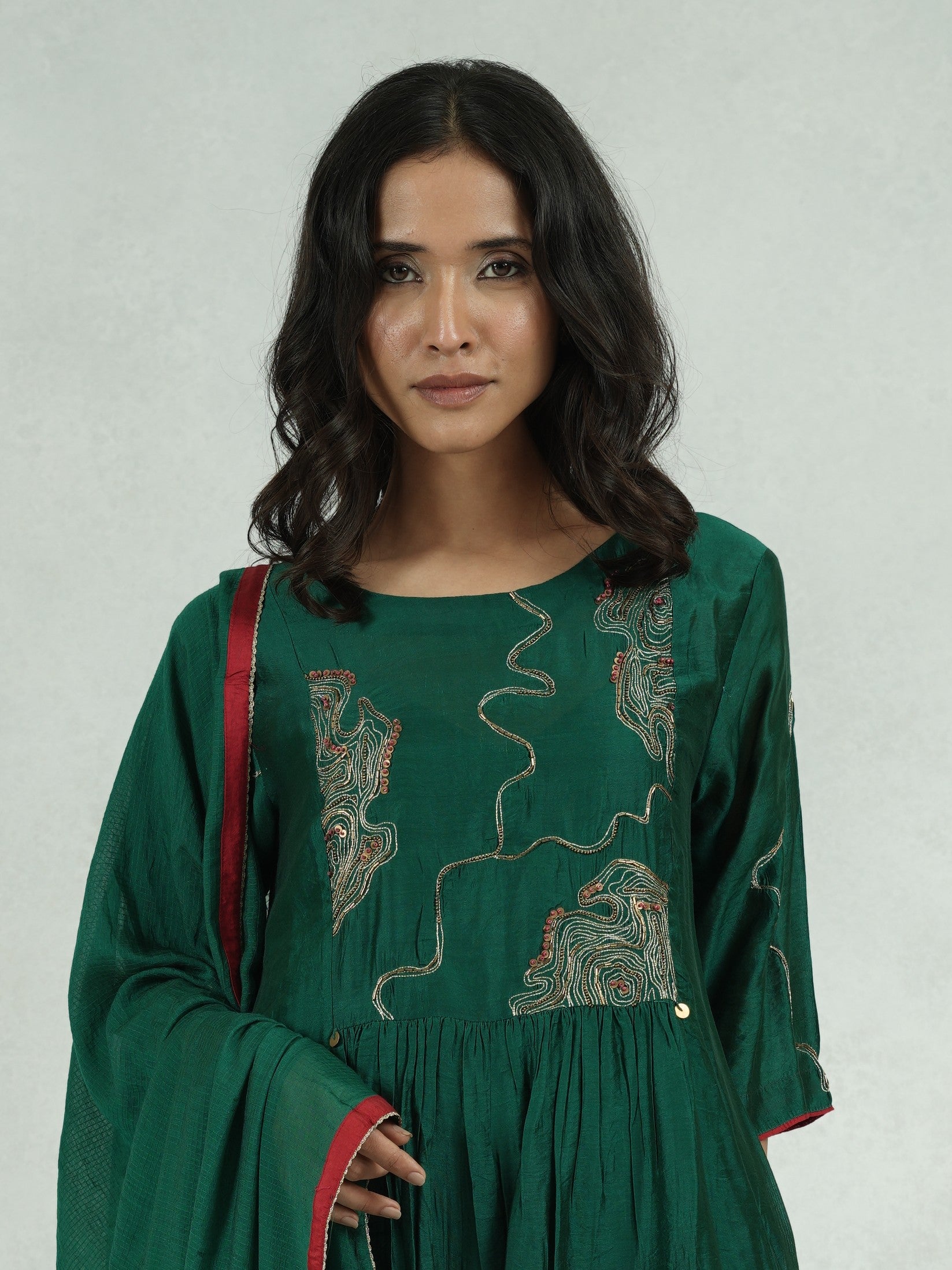 Chanderi Zari Embroidered Kurta Pant Dupatta Set – Geeta