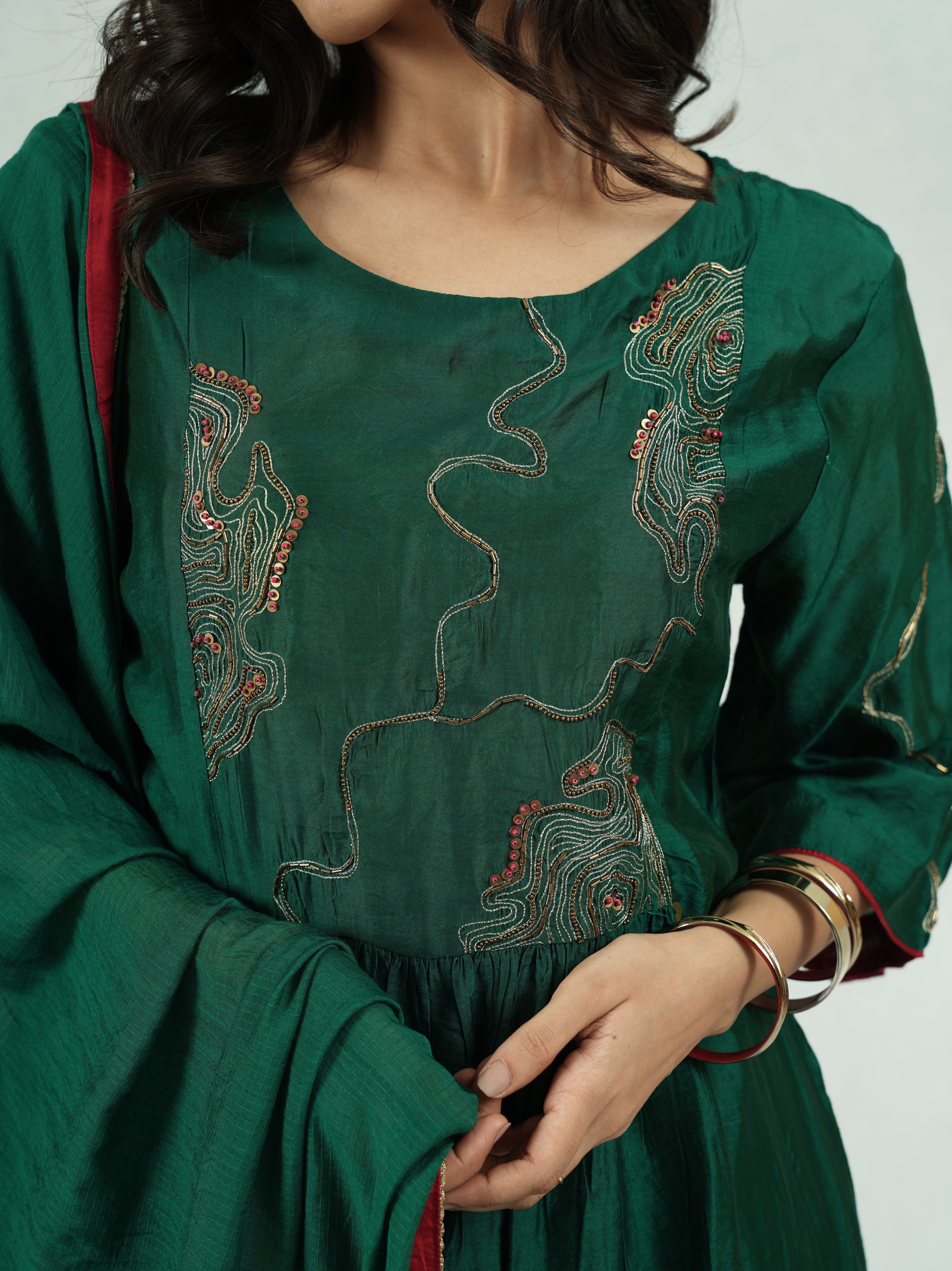 Chanderi Zari Embroidered Kurta Pant Dupatta Set – Geeta