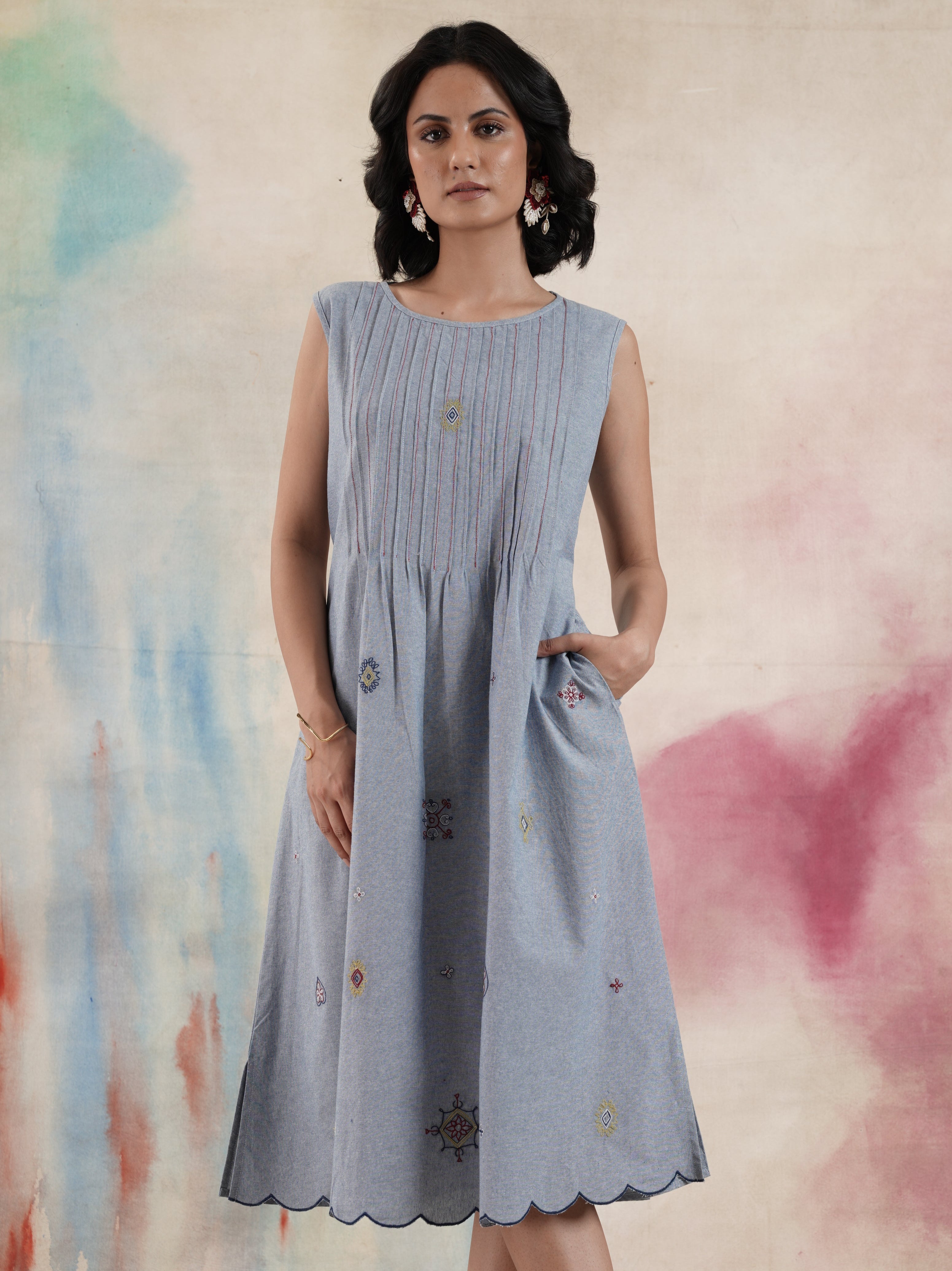 Women's Blue Sleeveless Chambray Dress